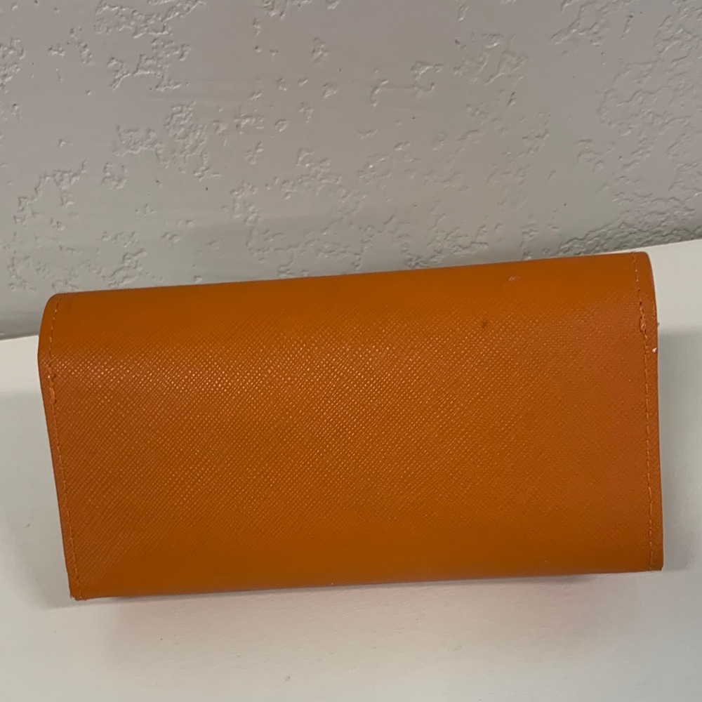 Tory Burch Black Frame Sunglasses with Orange Logo Case - Picture 12 of 13